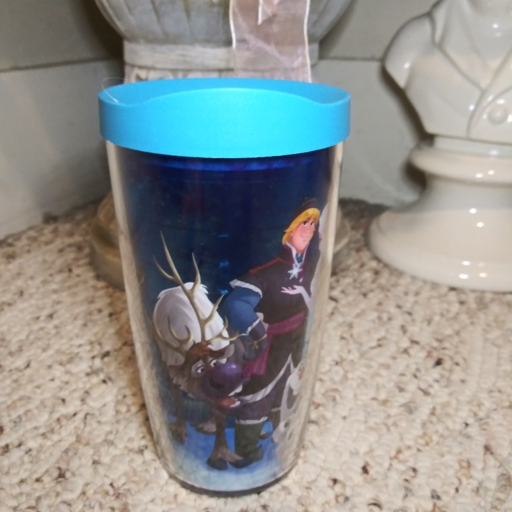 3/$18 Disney's Frozen Themed Child's 16 Oz Insulated Hot/Cold Tervis Cup - Picture 5 of 11